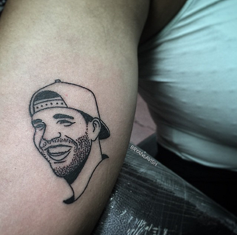 lavish 2 #ShoutOutToAllThePear Just Reached New Heights With This Fan Tattoo